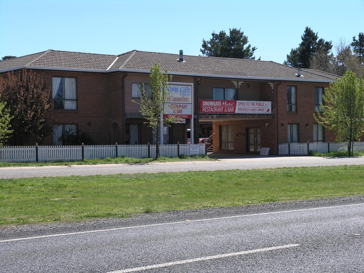 Snowgate Motel + Apartments Berridale Bagian luar foto